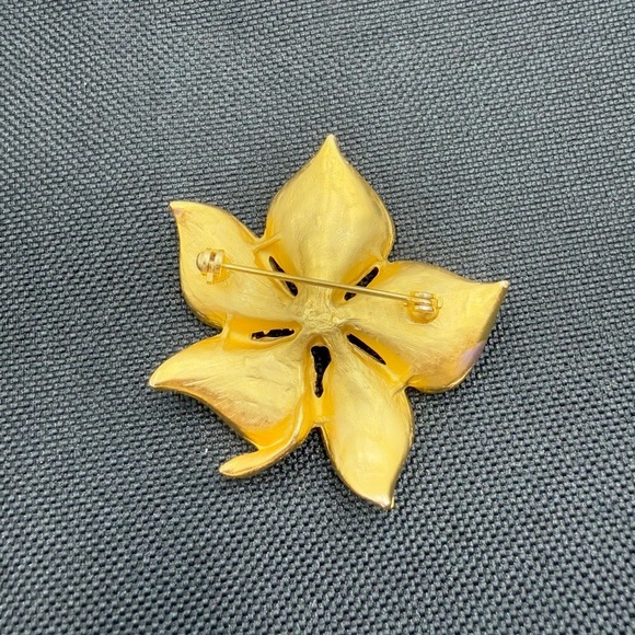 Vintage Gold Tone Enamel with Rhinestone Center Flower Brooch - Picture 3 of 6
